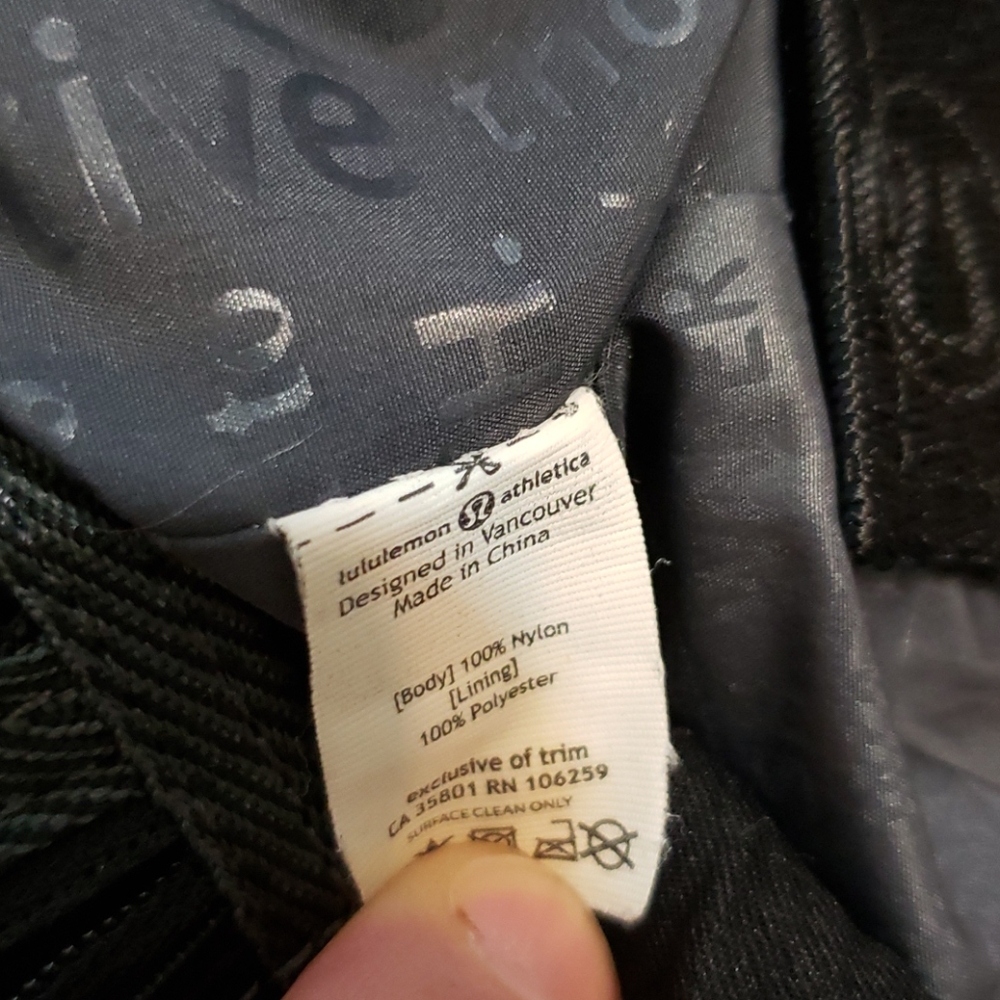 lululemon athletica Black Quilted Shoulder Tote - Picture 11 of 13